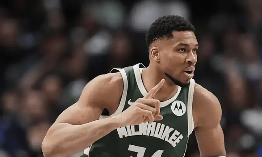 AYX-字母哥连续十二场比赛得分超过出色发挥，独行侠不断突破！