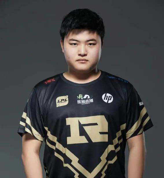 AYX-Uzi迎来七赛季高光表现，RNG球迷沸腾！的简单介绍